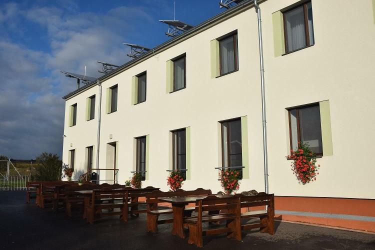 Jeleni Farma Jecmeniste Hotel Vrbovec Luaran gambar
