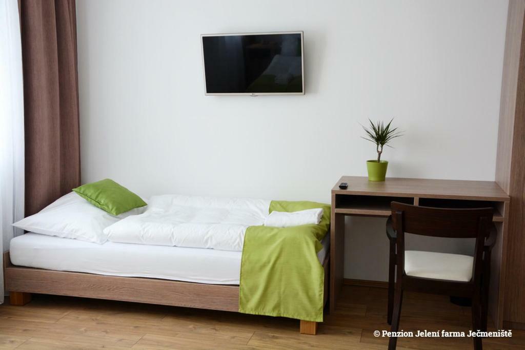 Jeleni Farma Jecmeniste Hotel Vrbovec Luaran gambar